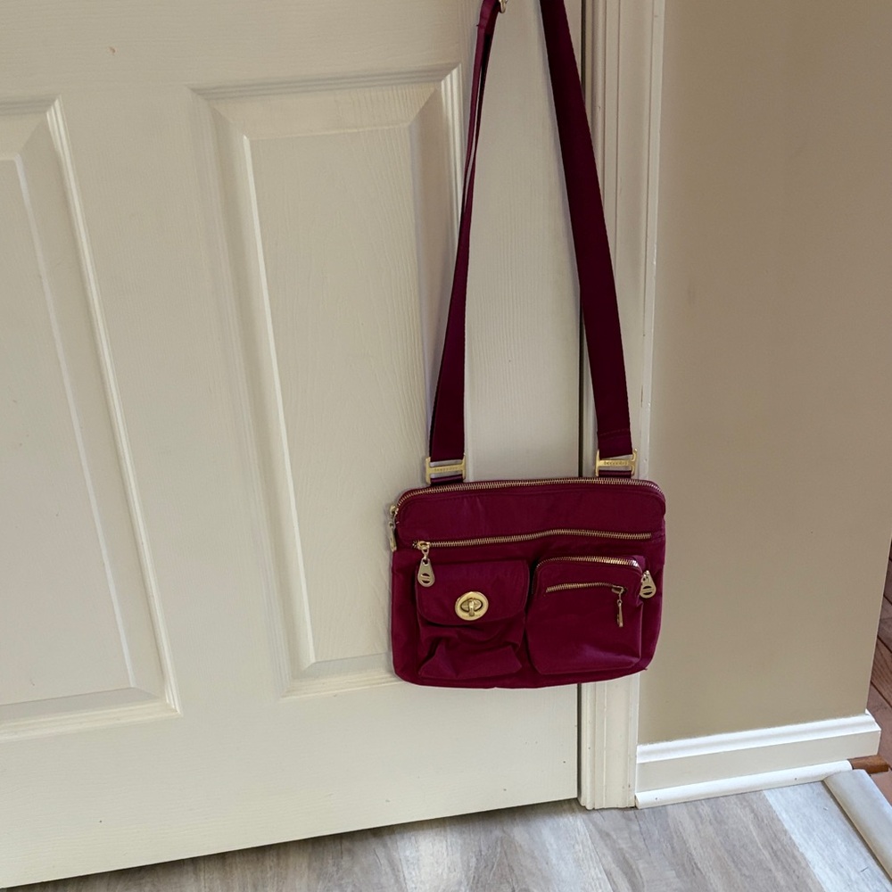 Chic Burgundy Crossbody Bag